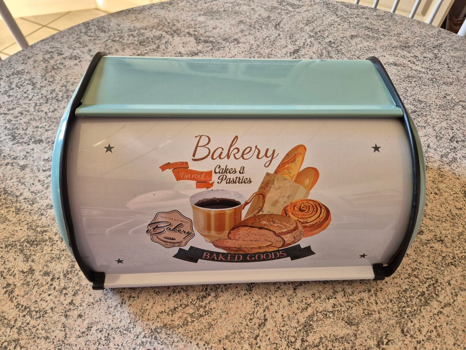 Boîte à pain et pâtisseries en métal rétro 